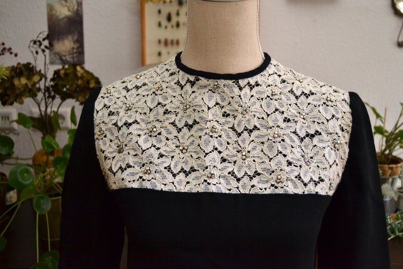 Original Vintage 1950 Rhinestones Dress, Black and White, Lace, size 36/38, size S Bild 5