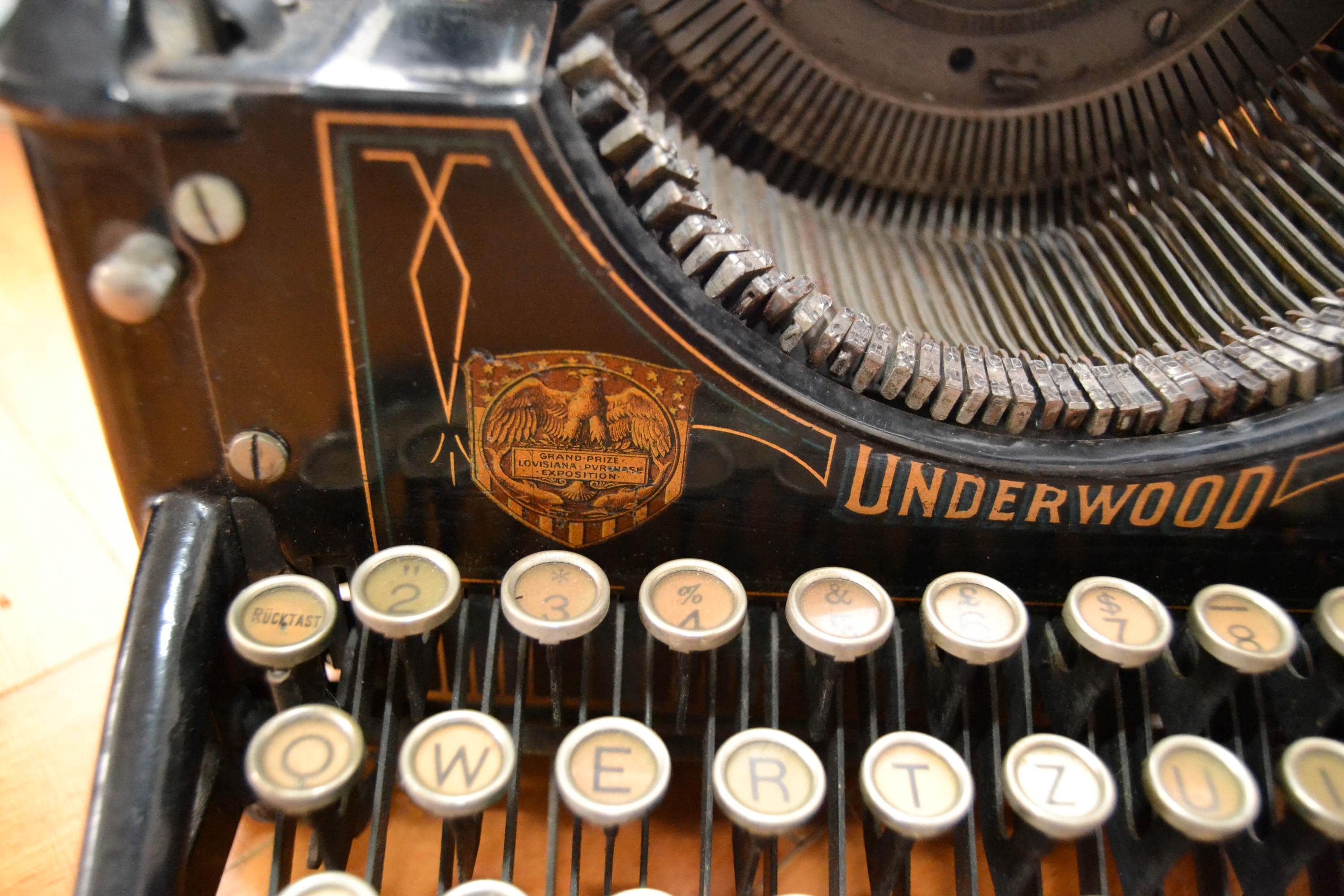 アンティークのアンダーウッドNo.5タイプライター、1909年製
