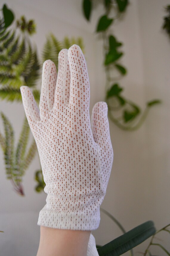 Original 60s Vintage pair of white gloves, Weddin… - image 2