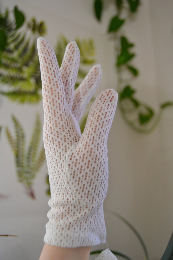 Original 60s Vintage pair of white gloves, Weddin… - image 3
