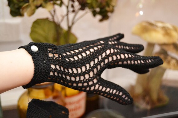 Original 60s Vintage pair of black gloves,  Steam… - image 3