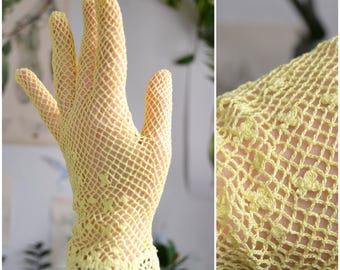 Original 60s vintage pair of soft butterfly yellow gloves, wedding, bridal gloves, rockabilly, retro