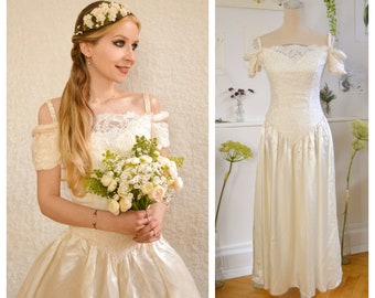 Original 1950 Vintage Wedding Dress, EU S | US 8 | UK 10, Lace, Satin Roses, 50s Bridal Dress, Princess Dress