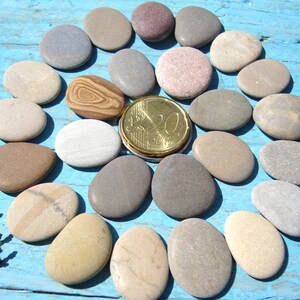 Small Sea Pebbles 2-2.3 cm - Flat Colorful Beach Stones - Craft/Jewelry Supplies - Pebble Art Supplies - 25 pcs- P27
