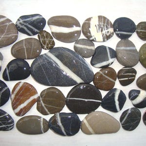 Gestreifte Seesteine - Großes Lot - Mosaikzubehör - Wunschsteine - Flache Seekiesel - WS51