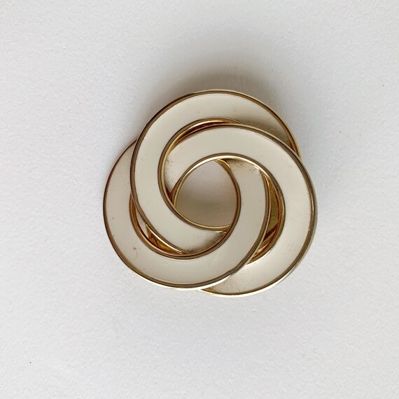 Vintage Costume Swirl Circle Brooch