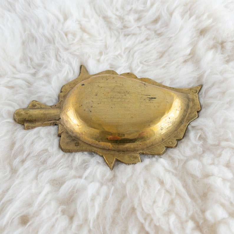 Ornate vintage Brass Leaf Ashtray Dish image 3