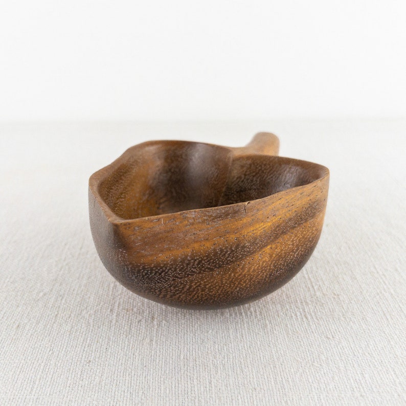 Small Leaf Shaped Wood Bowl, Hawaiian Monkey Pod Wood, Wood Ring Dish image 3