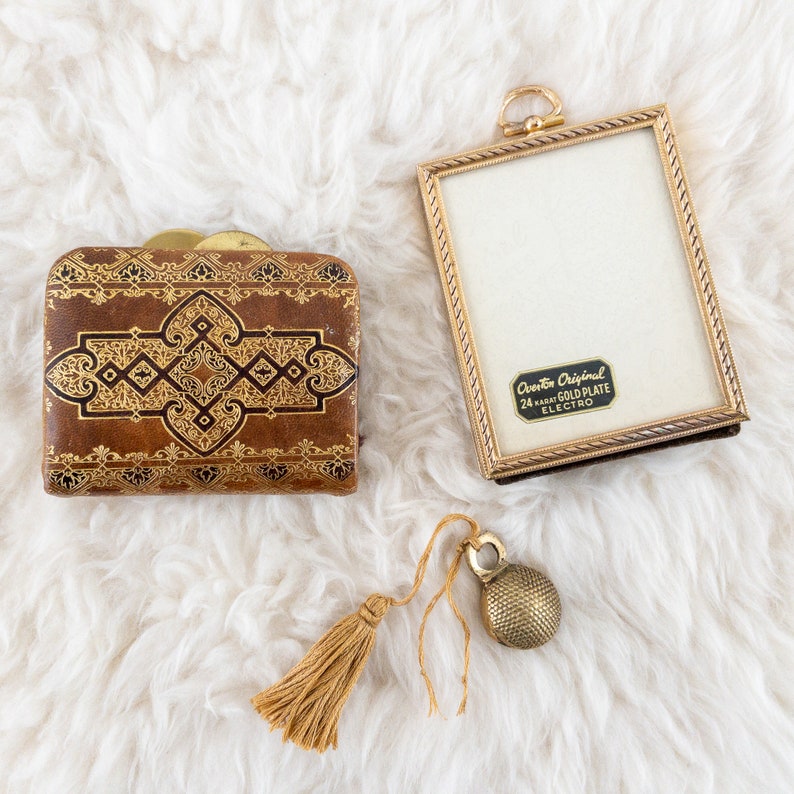 Small Vintage Florentine Gold Embossed Italian Leather Coin Purse, Spulcioni Firenze Brown and Gold Tooled Leather Coin Wallet image 10