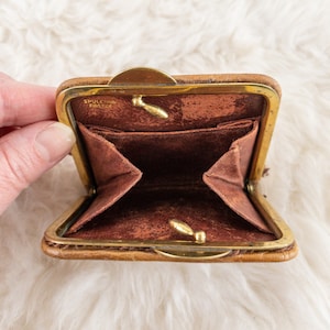 Small Vintage Florentine Gold Embossed Italian Leather Coin Purse, Spulcioni Firenze Brown and Gold Tooled Leather Coin Wallet image 3