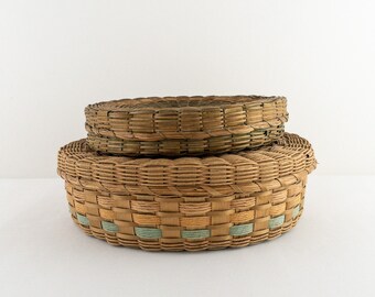 Vintage Native Canadian Nesting Basket Set of 2, Woven Sewing Baskets, Round Shallow Baskets with Lids