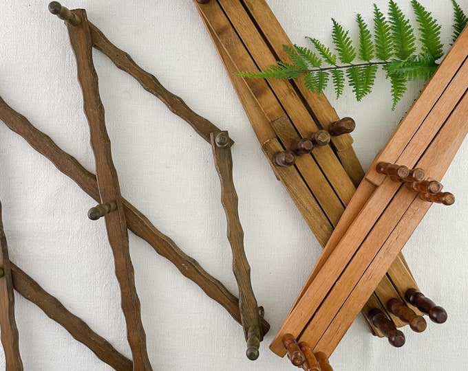 Wood Accordion Peg Rack, Folding Wood Peg Hooks, Expandable 10 Ten Peg