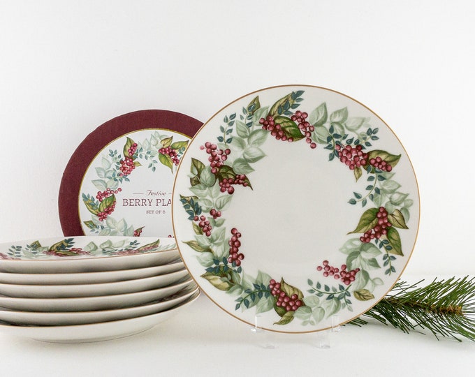 2003 Restoration Hardware Berry Plates Boxed Set of 6, Salad Lucheon