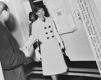 UPI Vintage Photo of Jacqueline Kennedy leaving Carlyle Hotel, 1962