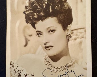 Merle Oberon Autographed Vintage 5x7 Photo – Hand Signed Old Hollywood Actress