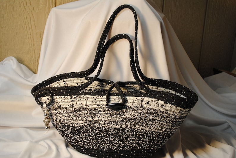 Black Coiled Rope Tote