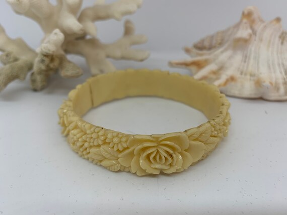 Cream 1930’s Japanese Celluloid Bracelet
