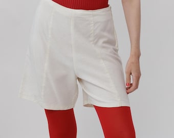 Vintage Cream Linen Blend High Waisted Tailored Bermuda Shorts Size M