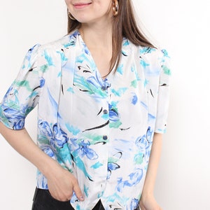 90s Watercolor Iris Blouse: Vintage Botanical Floral Cap Sleeve V-Neck