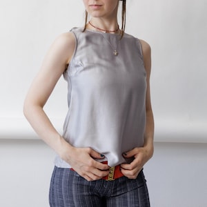 Vintage 90s Silver Satin Shell Top Scoop Neck Minimalist Silky Blouse Size M