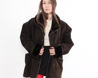Vintage jaren 90 bruine leren overjas met rand van imitatiebont, suède winterjas, maat L
