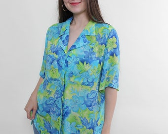 80s flowers blouse, vintage blue floral button up, short sleeve top with shoulder pads, Size M