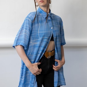 Blouse met blauwe golfprint uit de jaren 90, vintage, lang model, oversized, korte mouwen, maat L