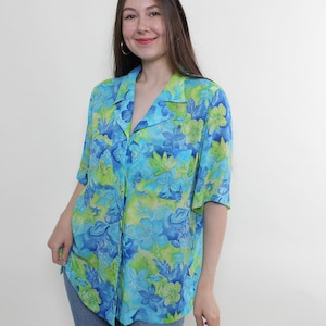 80s Floral Blouse: Vintage Blue Short Sleeve Top, Size M