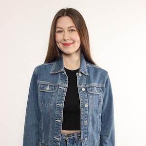 90er Jahre Jeansjacke in dunkelblau, Vintage Trucker Jacke aus schwerer Baumwolle, Größe M