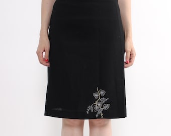 Saia midi preta de lã dos anos 90 com bordado floral, saia vintage Lana em formato A, tamanho M
