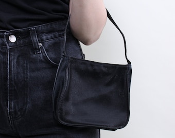 Y2k mini purse, 2000s black minimalist shoulder bag