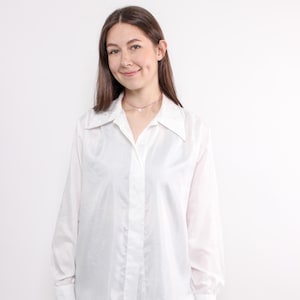 90s white long sleeve blouse, vintage collared button up shirt in polyester, Size L