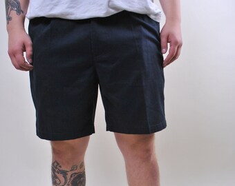 Vintage man minimalist black chinos shorts, Size XL