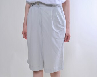 90s long Bermuda shorts, Woman vintage minimalist long beige shorts, Size M