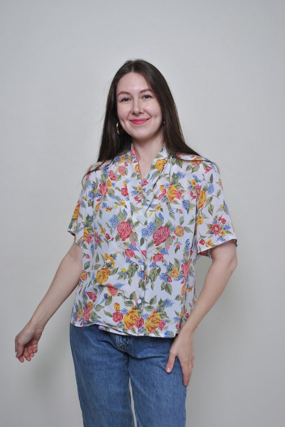 90s White Rose Floral Camp Collar Blouse Vintage Romantic Button Up Shirt Medium