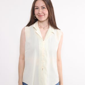 90s minimalist textured blouse, vintage sleeveless summer blouse in yellow, Size L