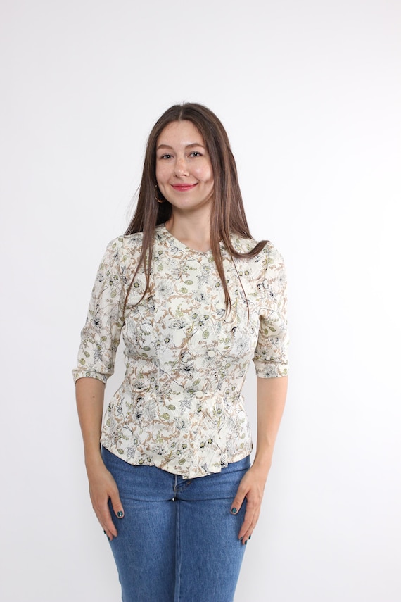 90s Cream Botanical Blouse Vintage Fitted Elbow Sleeve Peplum Hem Top Size M