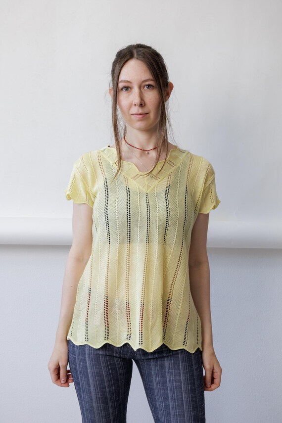 90s Butter Yellow Pointelle Knit Top Vintage Scalloped Split Neck Cottagecore Blouse M