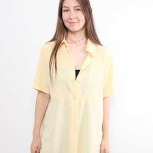 90s yellow embroidered blouse, vintage short sleeve button-up shirt, retro floral summer top, Size L