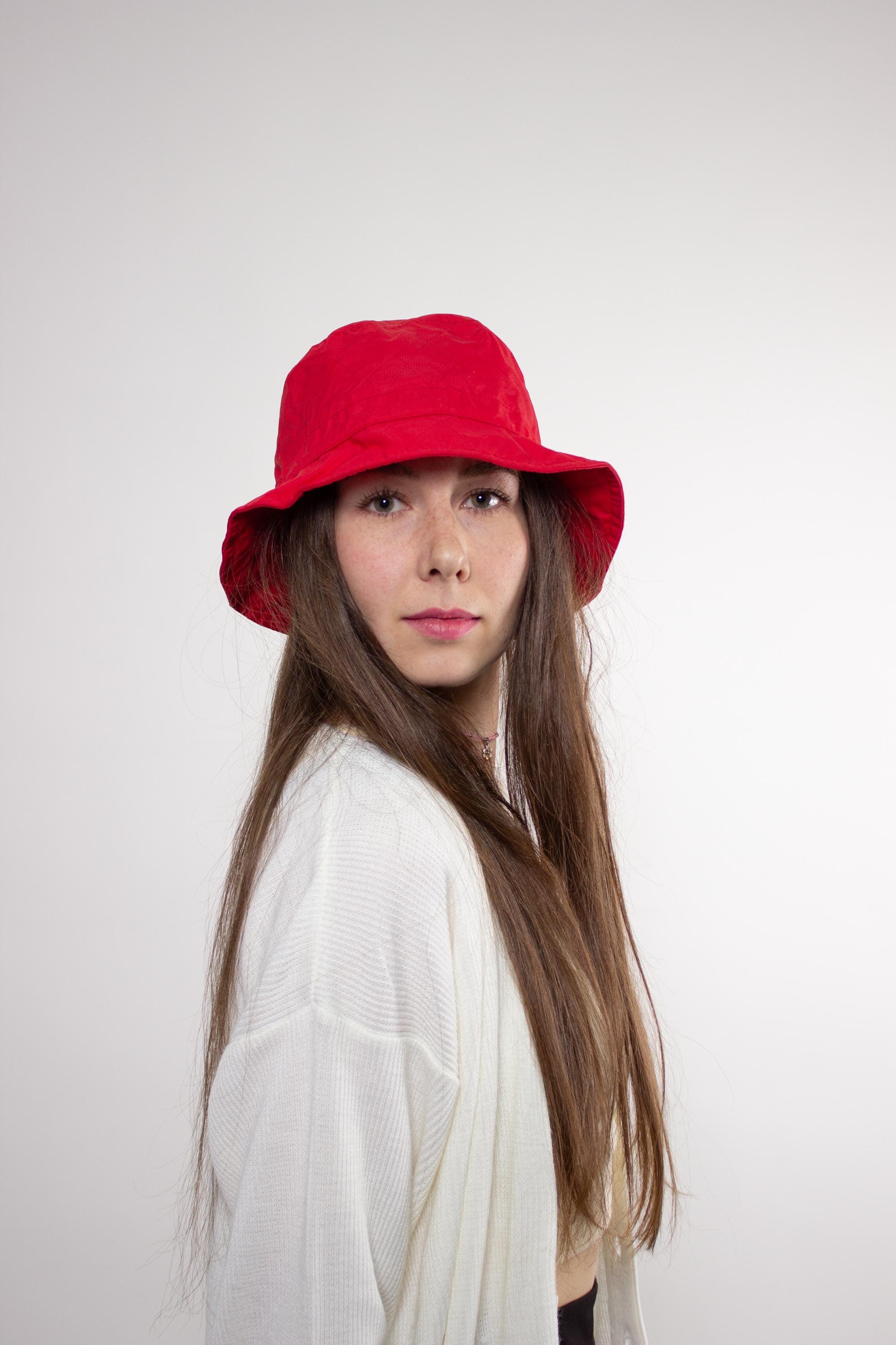 90s Red Bucket Hat – Vintage Outdoor Rain Hat With Fleece 