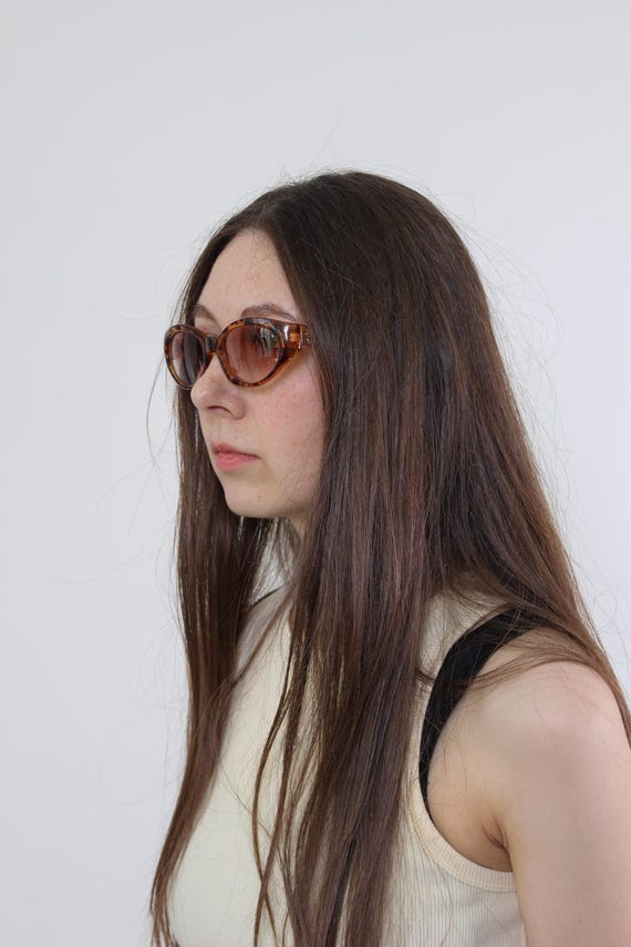 Vintage 90s Tortoiseshell Cat Eye Sunglasses with Gold Detail