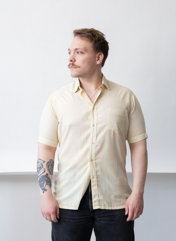 90s Butter Yellow Shirt Vintage Short Sleeve Minimalist Cotton Blend Button Up Size L
