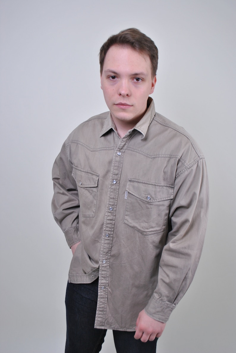 Size L 90s beige heritage shirt vintage military button down