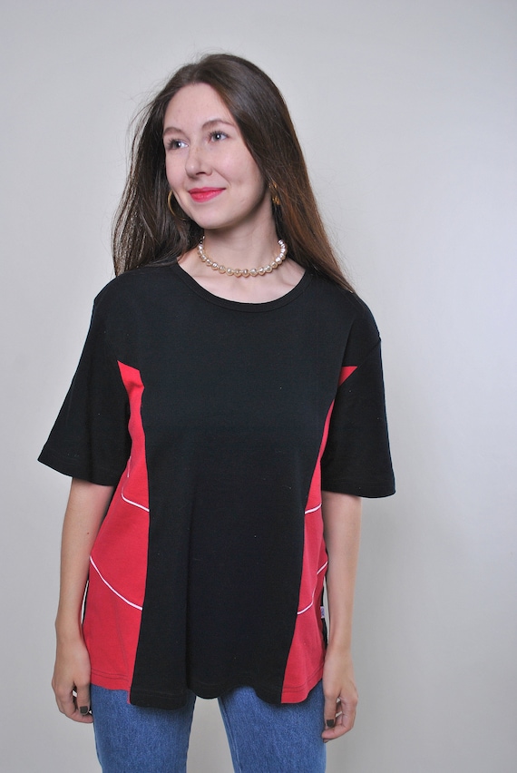 90s athletic t-shirt in black, vintage oversized sport wear tee,  Size XL