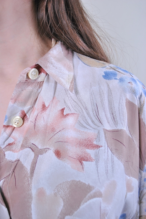 Women vintage holiday beige blouse with floral pr… - image 2