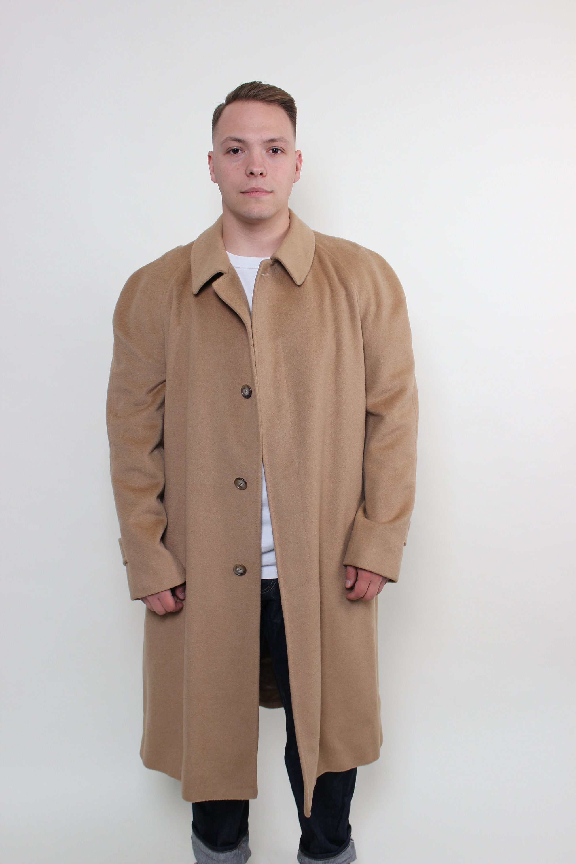 80s Classic Wool Overcoat in Beige, Vintage Men Collared 80s Classic Wool Overcoat in Beige, Vintage Men Collared