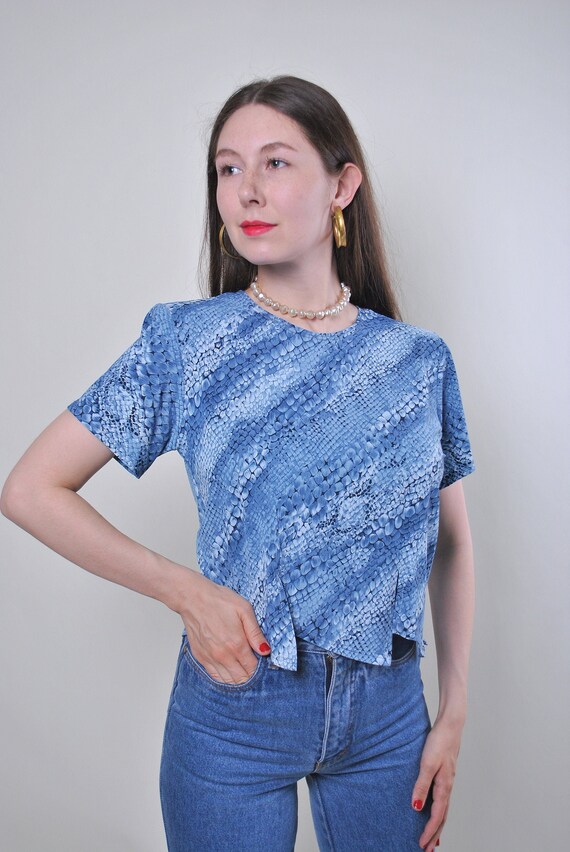 Vintage 90s printed crop top, blue abstract blouse, pullover summer top, Size M