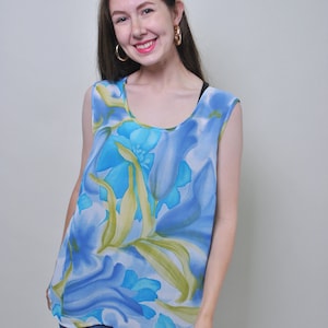 90s Floral Tank Top: Vintage Blue Flower Print, Size L