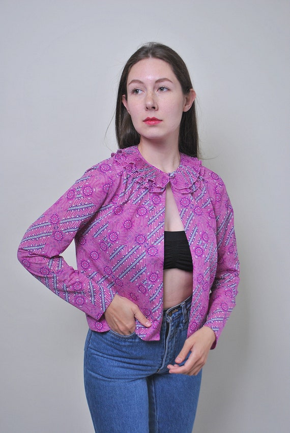 90s Pink Batik Print Ruffle Collar Top Vintage Cropped Boho Blouse Size M