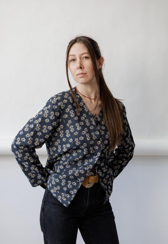 90s Edelweiss Print Blouse Vintage Navy Alpine Trachten Folk Cotton Button Up Size M
